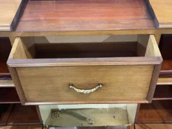 Meuble de toilette de cabine de bateau en acajou des années 30