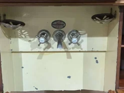 Meuble de toilette de cabine de bateau en acajou des années 30