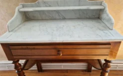 Meuble de toilette d'époque Napoléon III en noyer massif et marbre
