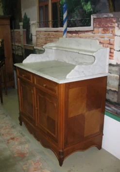 Meuble de toilette en noyer début XXeme