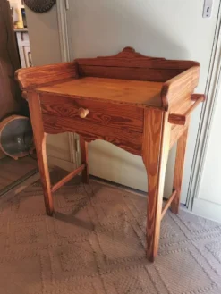 Meuble de toilette Pitchpin 1905