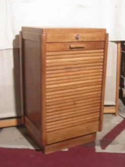 Meuble en chêne porte rouleau années 50