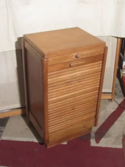 Meuble en chêne porte rouleau années 50