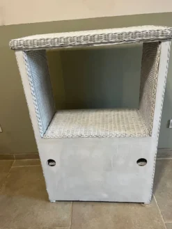 Meuble en osier blanc