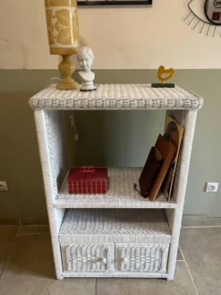 Meuble en osier blanc