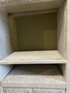 Meuble en osier blanc