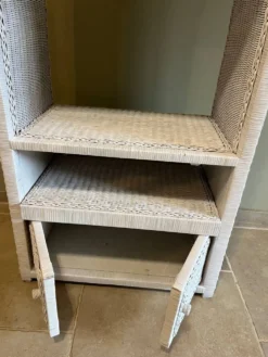 Meuble en osier blanc