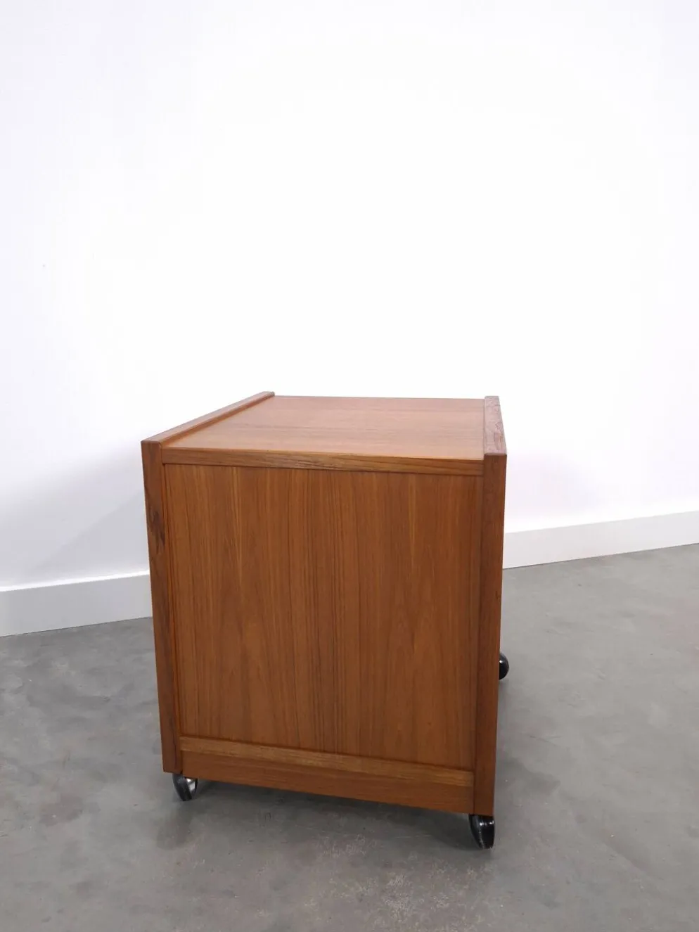Meuble en teck LP sur roulettes, table d'appoint, table de nuit, meuble 2