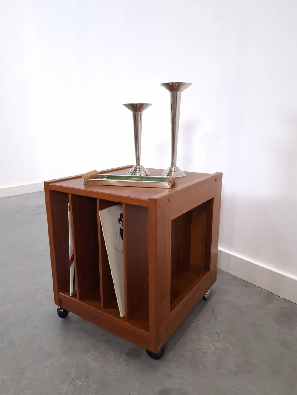 Meuble en teck LP sur roulettes, table d'appoint, table de nuit, meuble 2