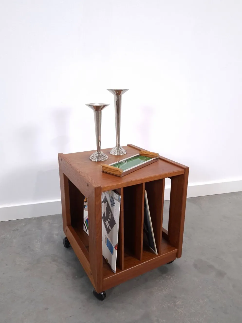 Meuble en teck LP sur roulettes, table d'appoint, table de nuit, meuble 2