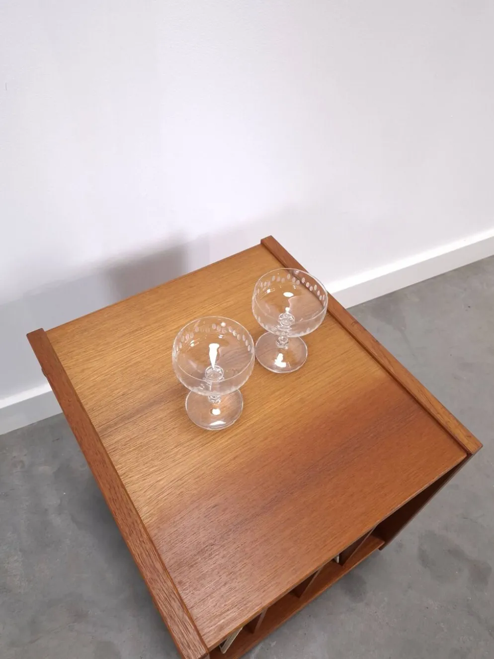Meuble en teck LP sur roulettes, table d'appoint, table de nuit, armoire 1