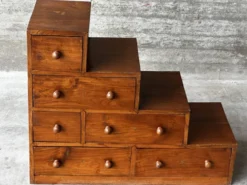 Meuble escalier Japonais Mid Century en bois massif