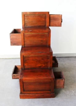 Meuble escaliers, en bois massif, mid century.