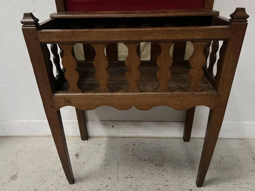 Meuble " Etimier de Picardie " en bois de chêne XVIII siècle