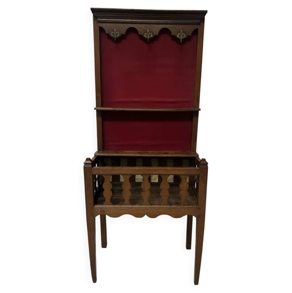 Meuble " Etimier de Picardie " en bois de chêne XVIII siècle