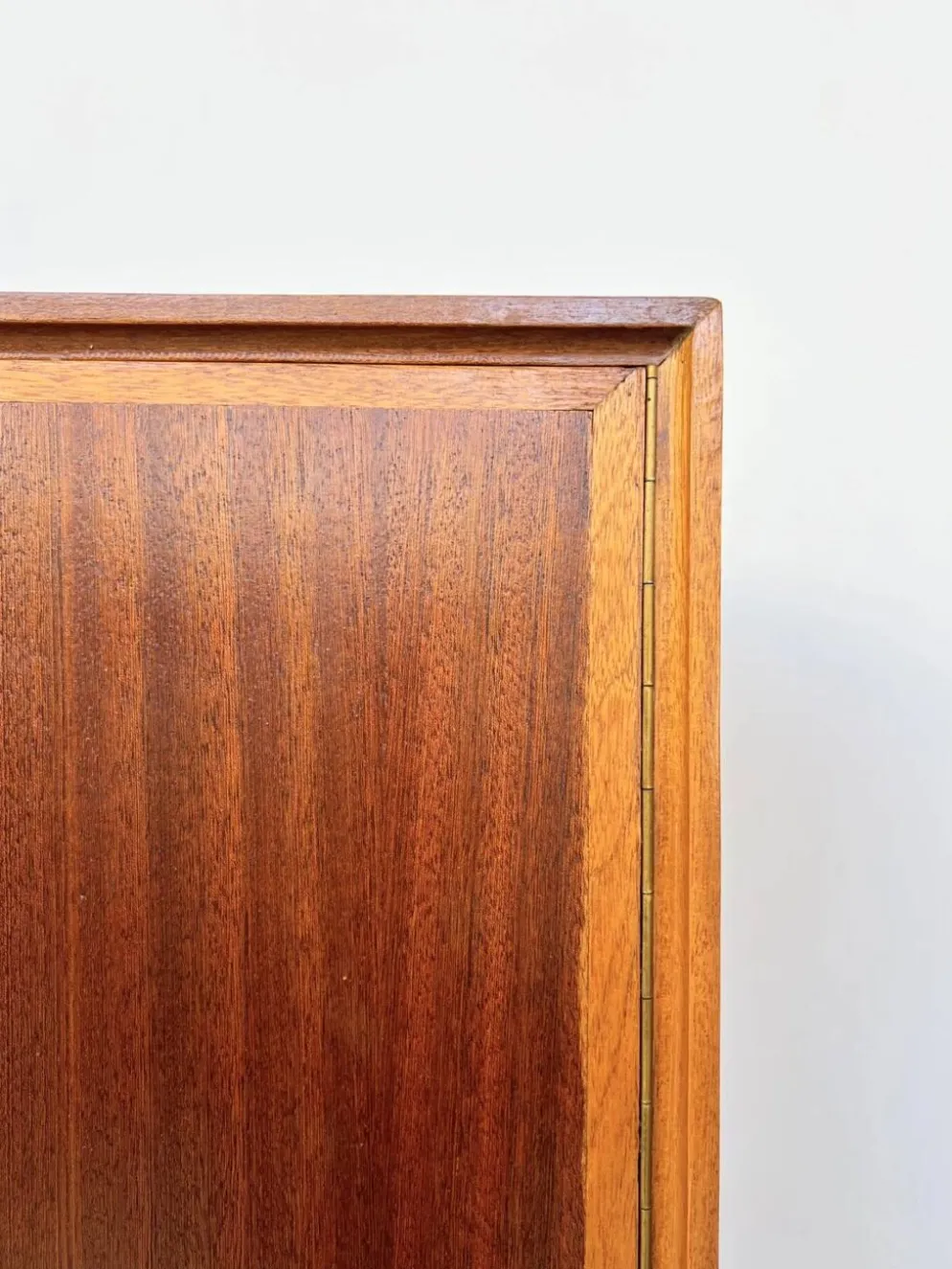 Meuble haut en acajou à abattant — bar ou secrétaire, sur mesure, années 60
