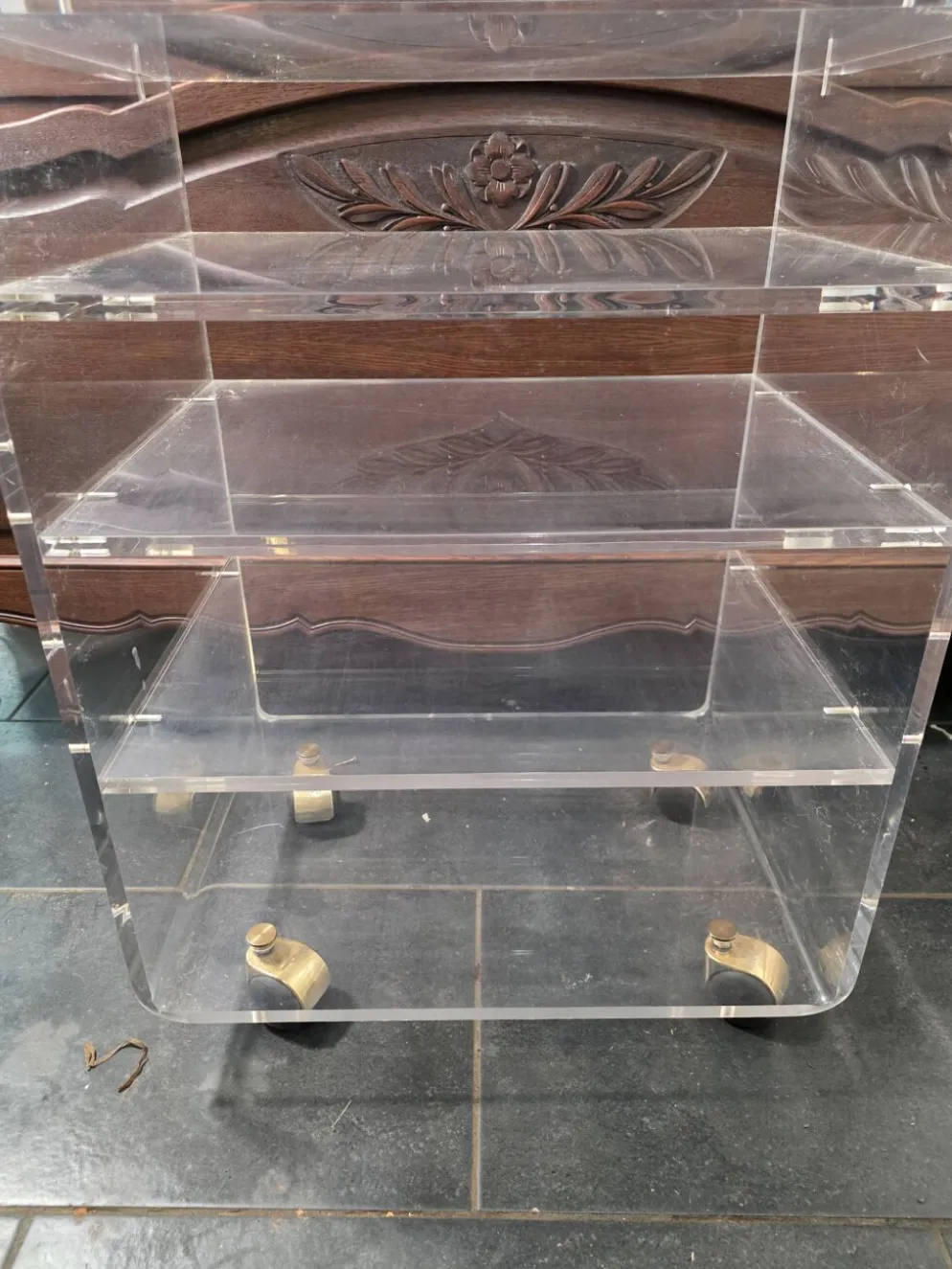 Meuble Hi-Fi en plexiglas des années 70