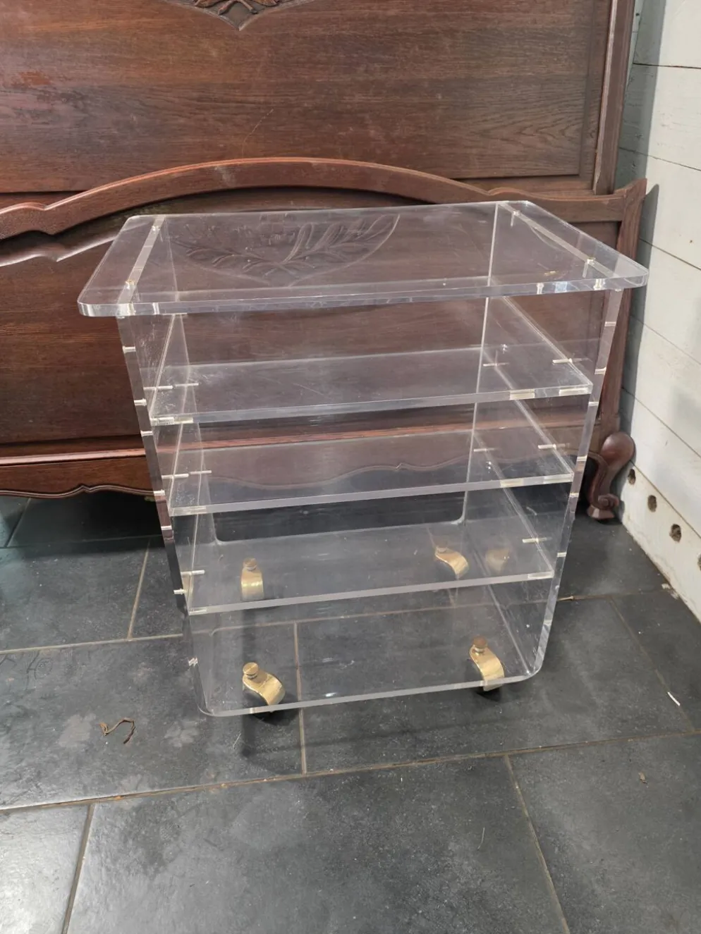 Meuble Hi-Fi en plexiglas des années 70