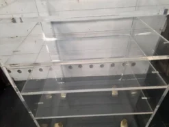 Meuble Hi-Fi en plexiglas des années 70