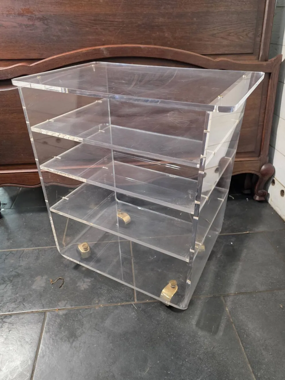 Meuble Hi-Fi en plexiglas des années 70