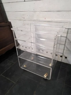 Meuble Hi-Fi en plexiglas des années 70