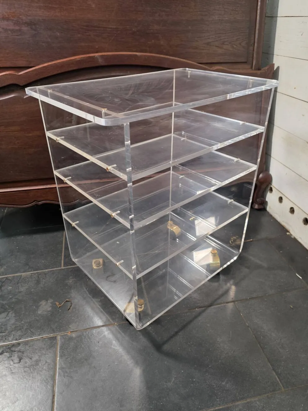 Meuble Hi-Fi en plexiglas des années 70