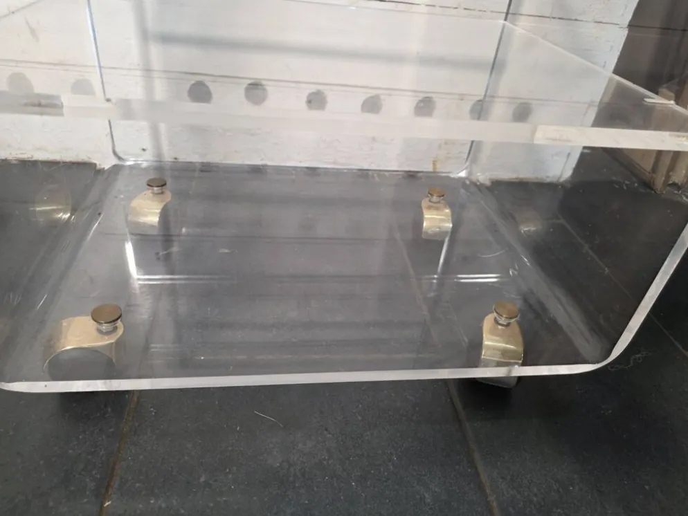 Meuble Hi-Fi en plexiglas des années 70