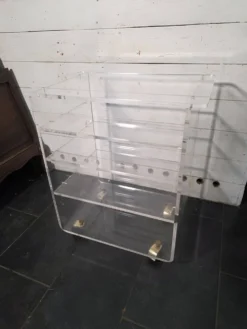 Meuble Hi-Fi en plexiglas des années 70