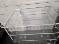 Meuble Hi-Fi en plexiglas des années 70