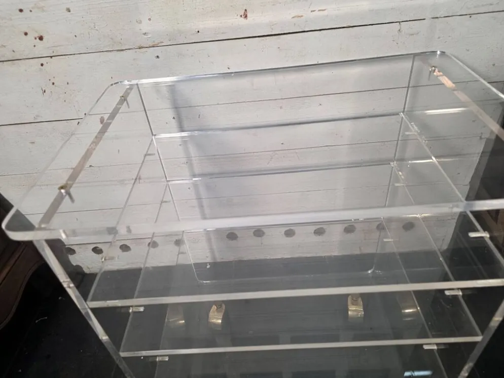 Meuble Hi-Fi en plexiglas des années 70