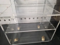 Meuble Hi-Fi en plexiglas des années 70