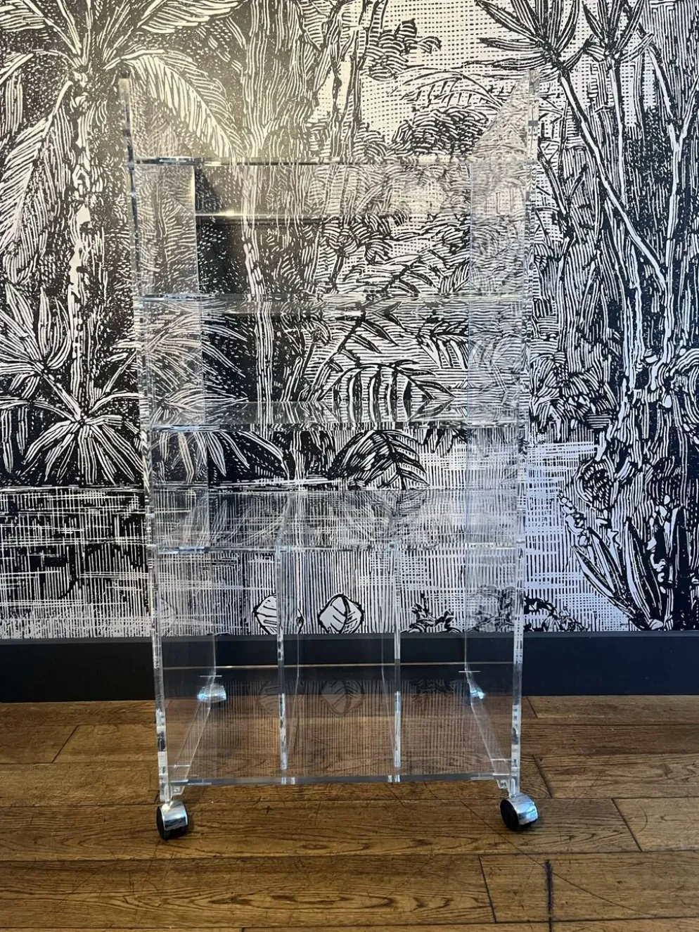 Meuble hi-fi plexiglas