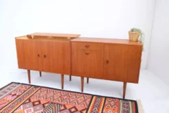 Meuble Hi-Fi vintage des années 1960, buffet en teck, style rétro.