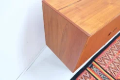 Meuble Hi-Fi vintage des années 1960, buffet en teck, style rétro.