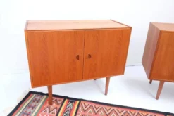 Meuble Hi-Fi vintage des années 1960, buffet en teck, style rétro.
