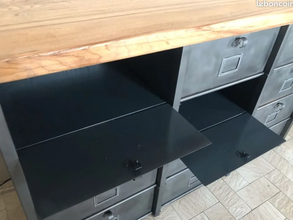 Meuble industriel 15 clapets Strafor métal bois