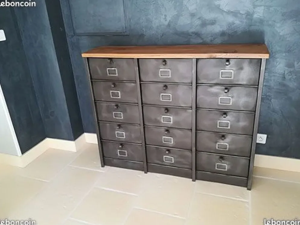 Meuble industriel 15 clapets Strafor métal bois