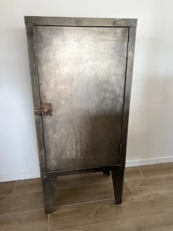 Meuble industriel vintage