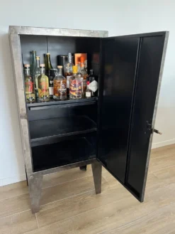 Meuble industriel vintage
