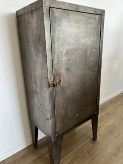 Meuble industriel vintage