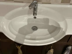 Meuble-lavabo vintage en bois de peuplier avec vasque, années 1960, lot de 2
