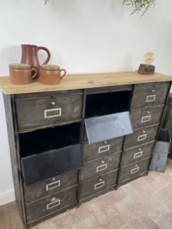 Meuble métal 15 clapets ronéo rénové