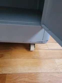 Meuble métallique vintage à roulettes SEEL, années 60