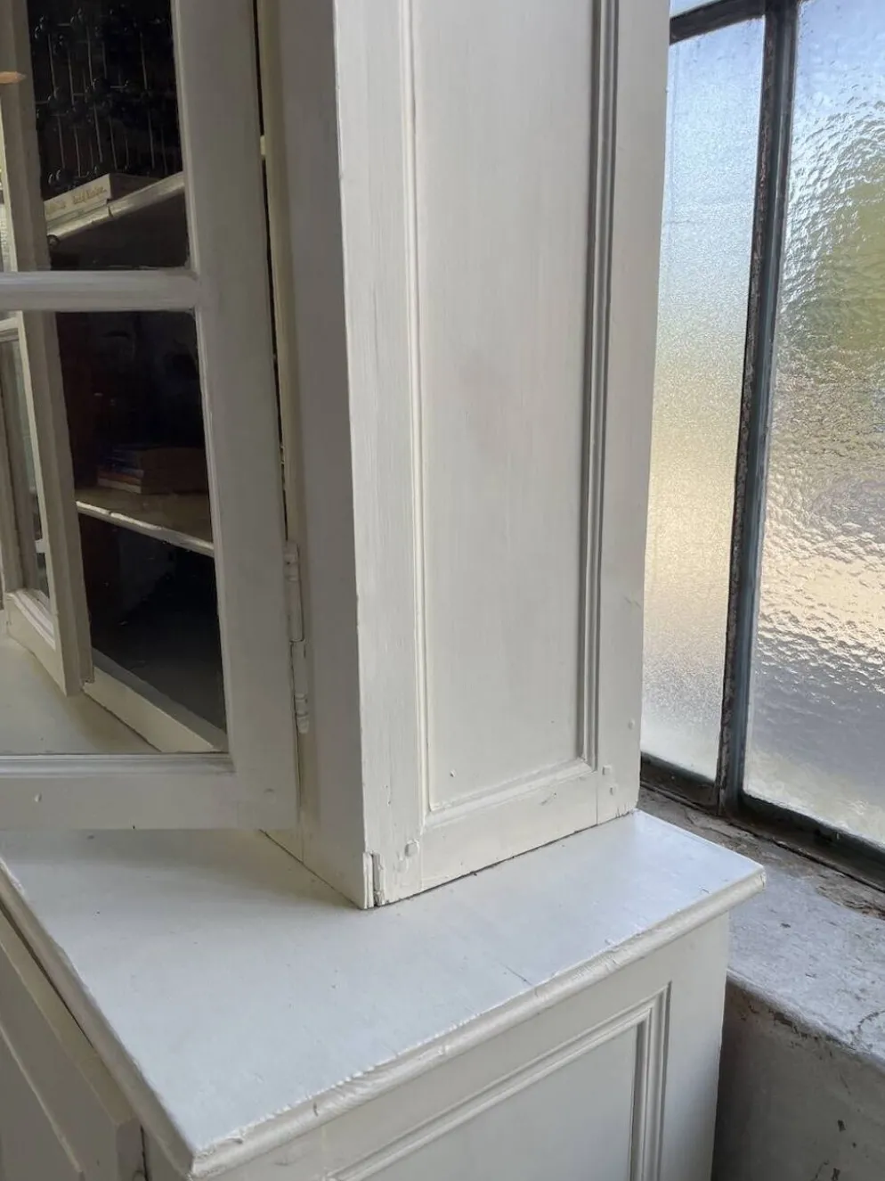 Meuble métier vitrine XL patine blanche