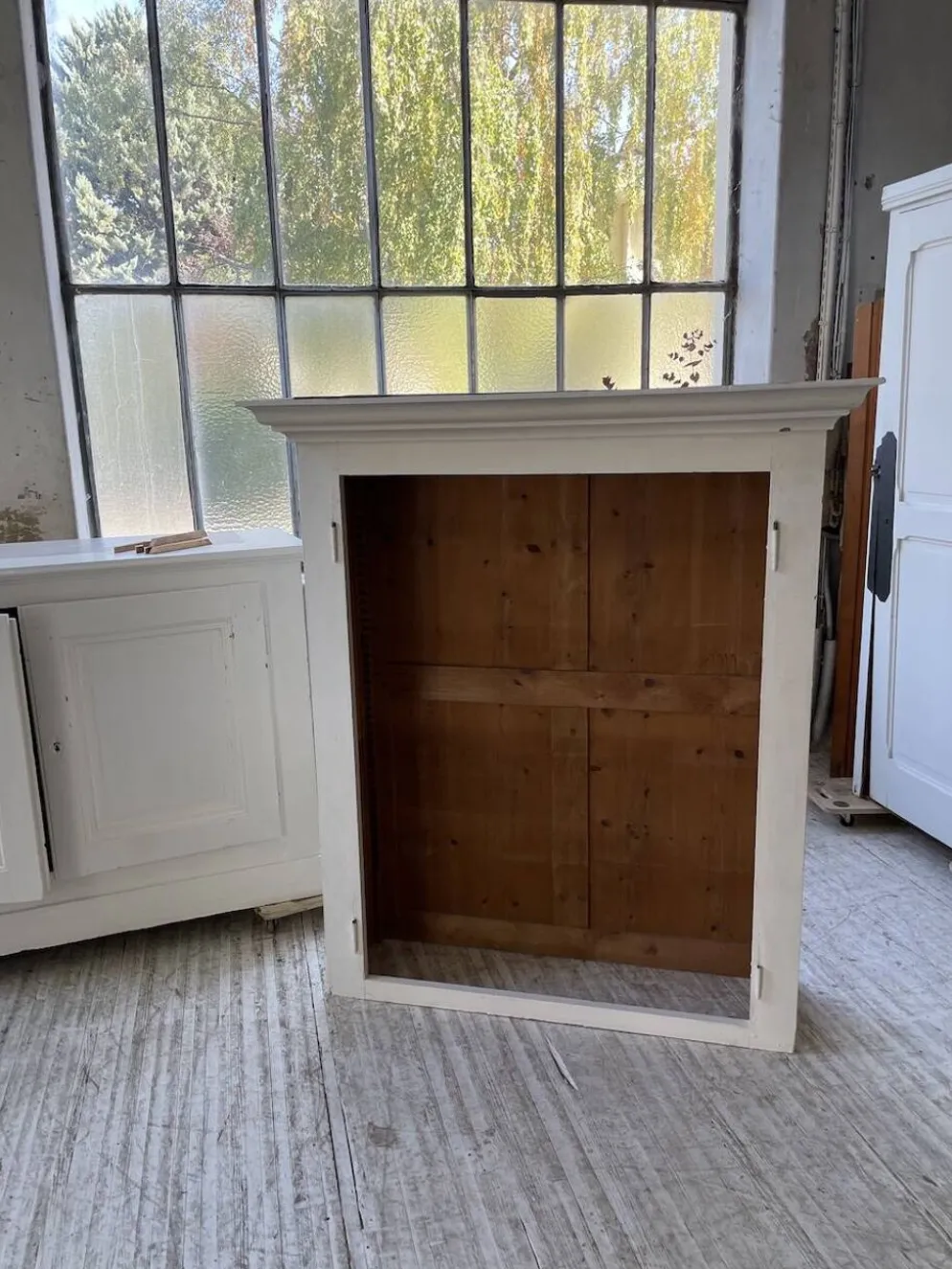 Meuble métier vitrine XL patine blanche