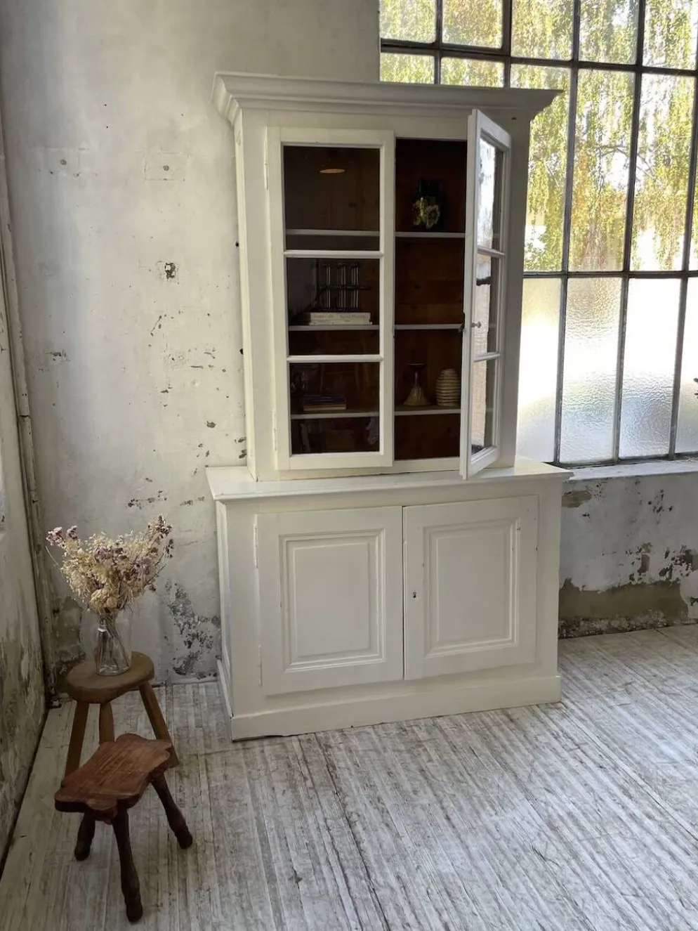 Meuble métier vitrine XL patine blanche
