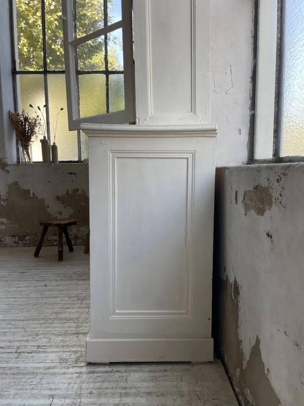 Meuble métier vitrine XL patine blanche