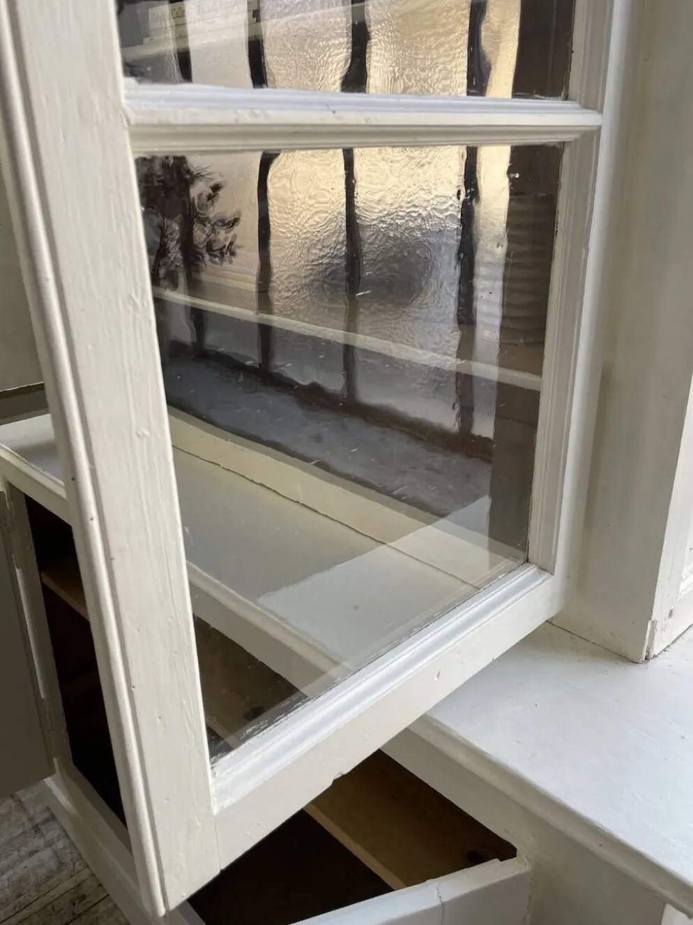 Meuble métier vitrine XL patine blanche