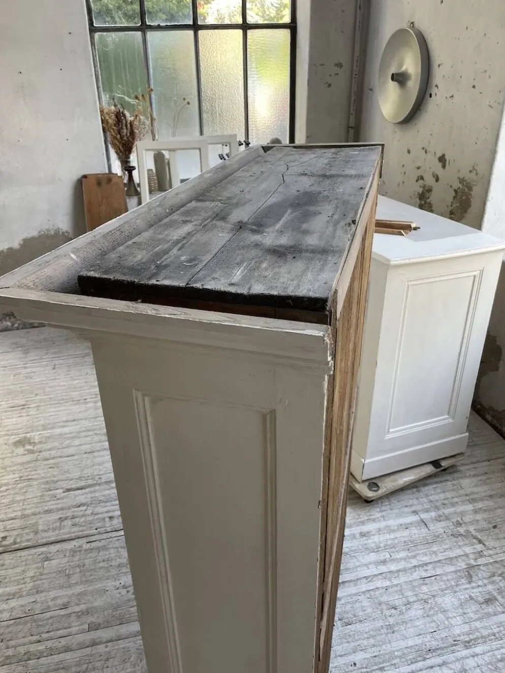 Meuble métier vitrine XL patine blanche