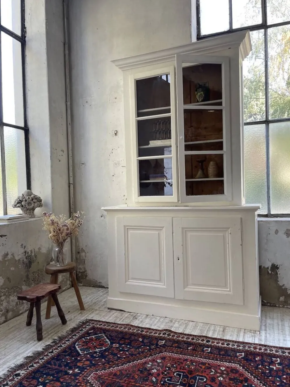 Meuble métier vitrine XL patine blanche